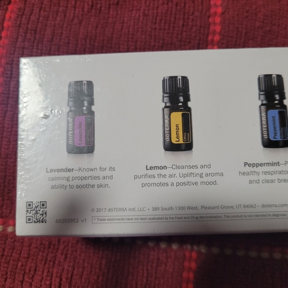 doTERRA Introductory Kit with Purple, Yellow, and Green Accents 5ml Bottles - Picture 2 of 2